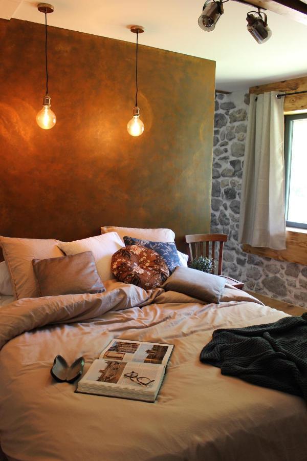 Le Petit Begou Bed & Breakfast Saint-Auban-d'Oze ภายนอก รูปภาพ