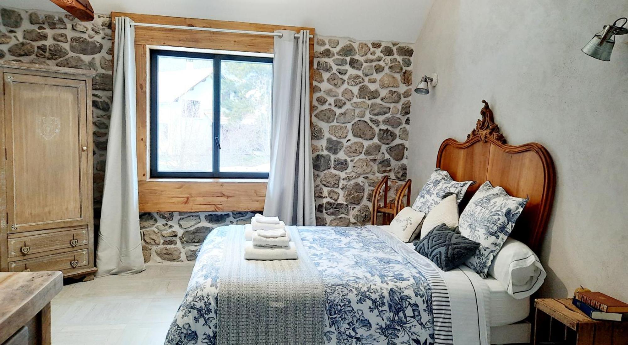 Le Petit Begou Bed & Breakfast Saint-Auban-d'Oze ภายนอก รูปภาพ