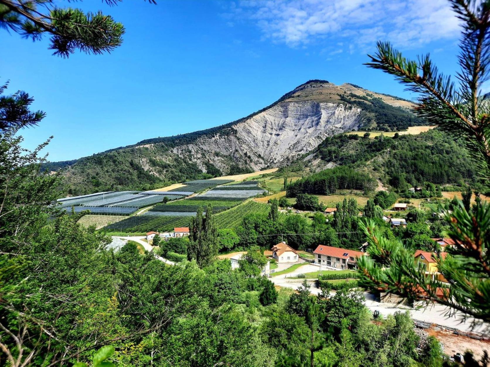 Le Petit Begou Bed & Breakfast Saint-Auban-d'Oze ภายนอก รูปภาพ